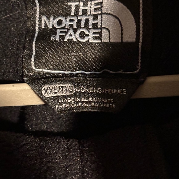 Sweater black the north face xxl fits more like xl - Picture 2 of 3